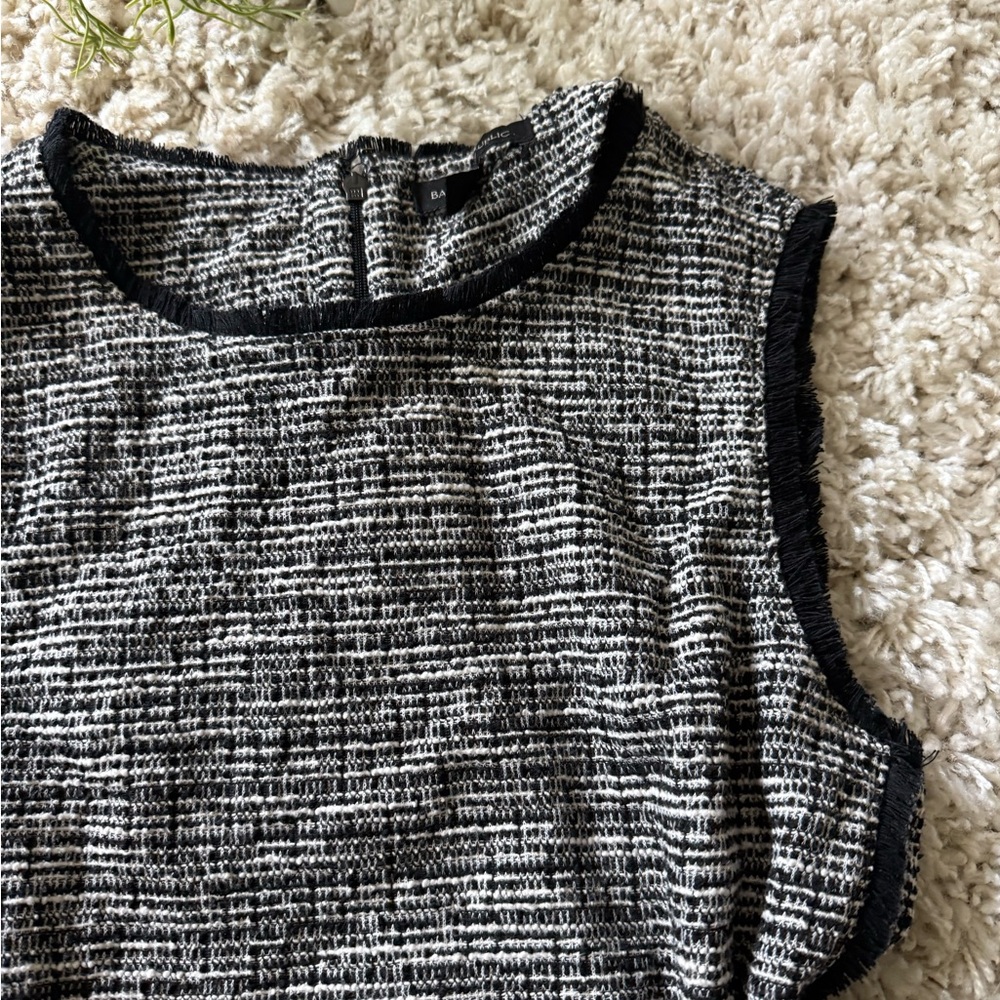 Banana Republic Chic Black and White Tweed Jacket - Picture 3 of 7